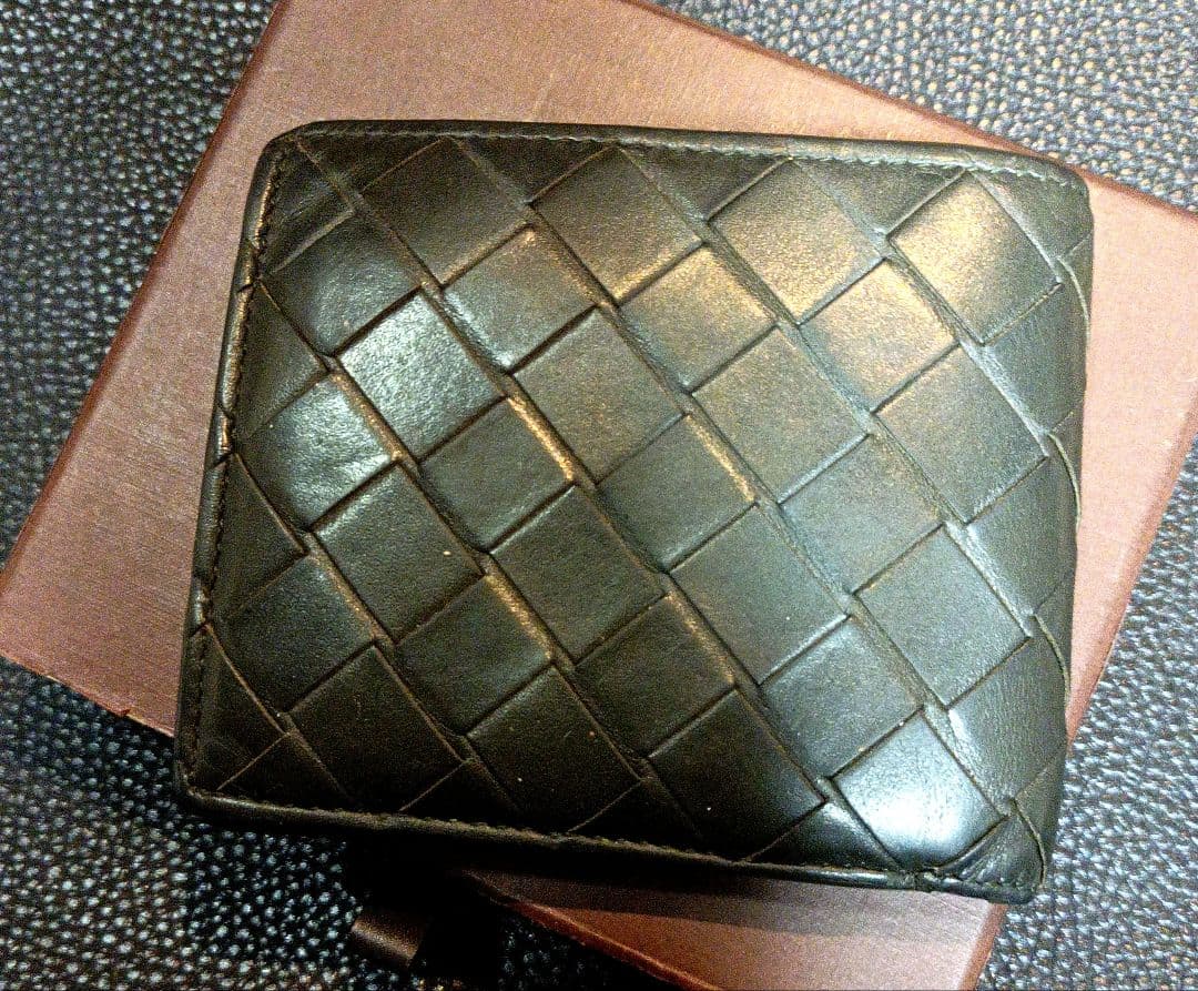 BOTTEGA２つ折り財布マキシイントレチャート