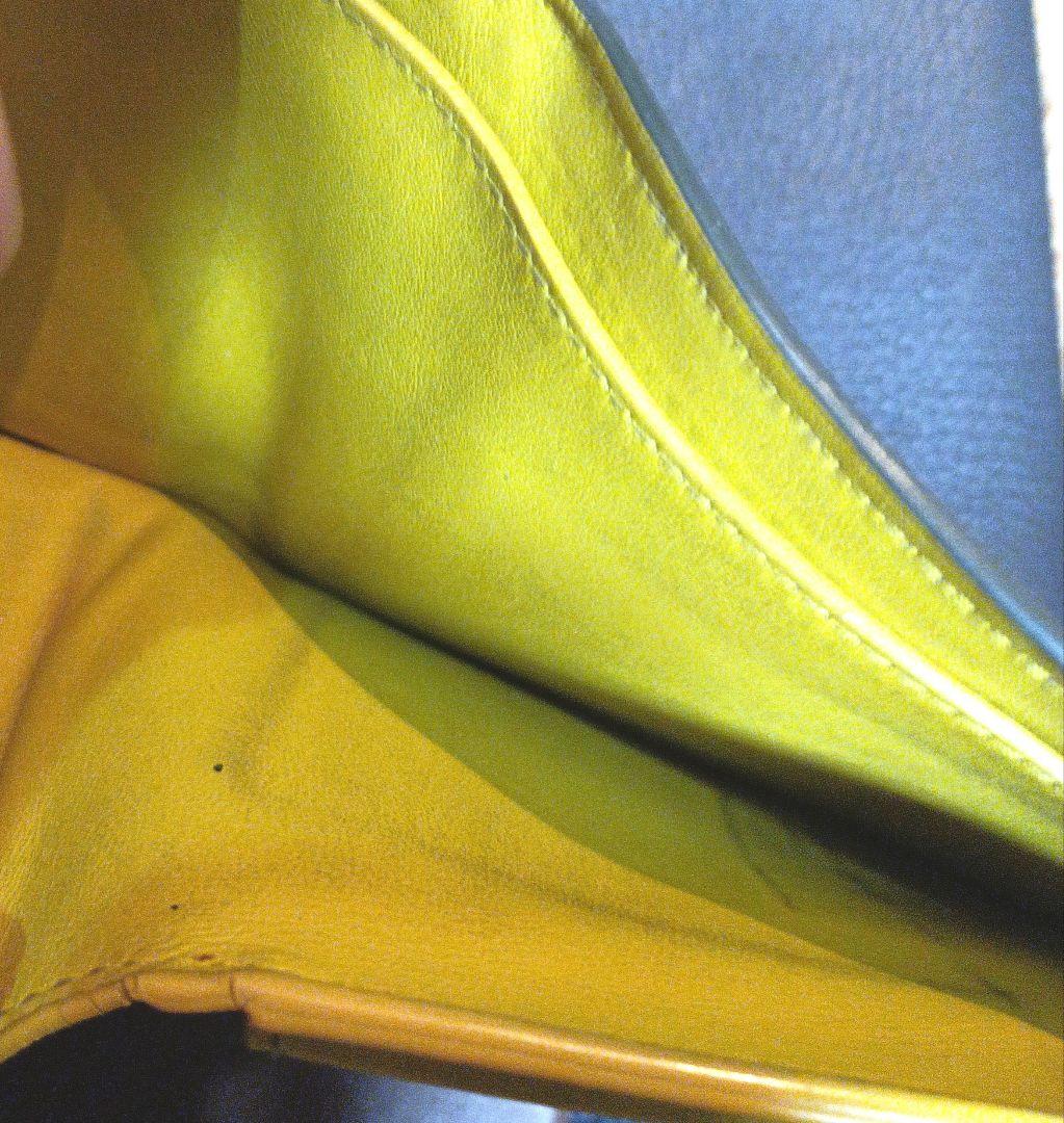 BOTTEGA２つ折り財布マキシイントレチャート