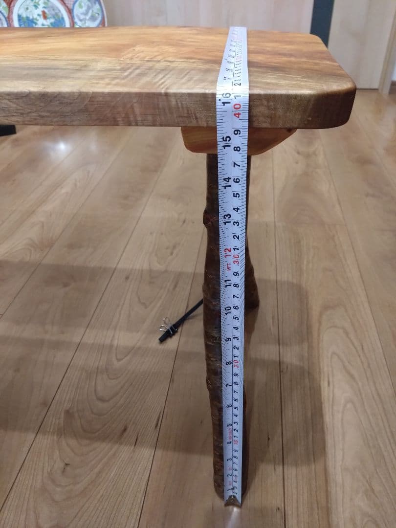 栃（とち）のベンチ80　ローテーブルにも❕栃の杢目が綺麗ですよ❕脚は桜の硬い枝