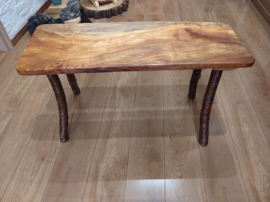 栃（とち）のベンチ80　ローテーブルにも❕栃の杢目が綺麗ですよ❕脚は桜の硬い枝