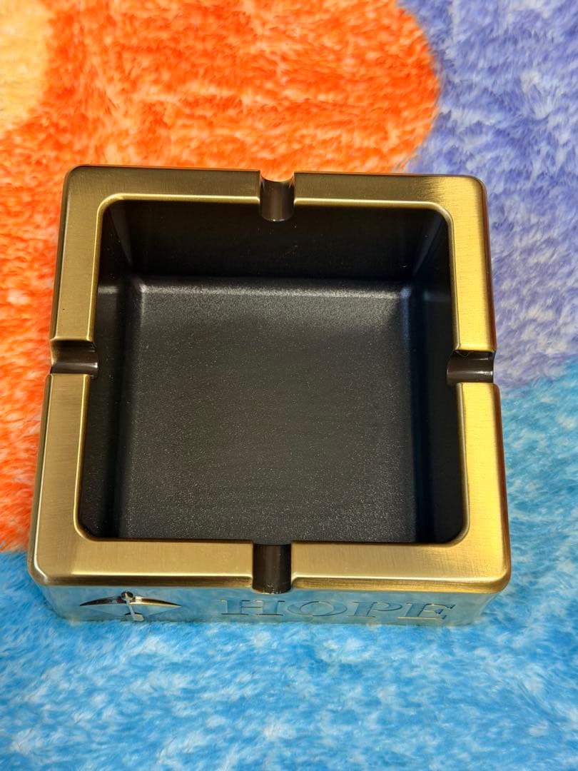 HOPE メタル灰皿 四角形 非売品。値下げや質問等お気軽にどうぞ。