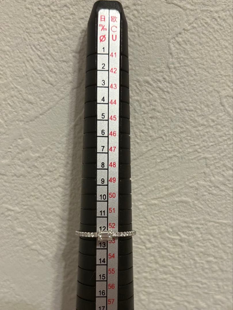 エメラルドカットダイヤモンドリング　　Au750