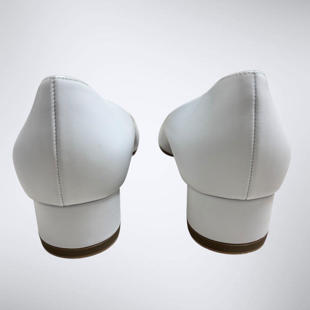 未使用級 マノロブラニク パンプス 白 37.5 裏張り済 定価12万 現行品