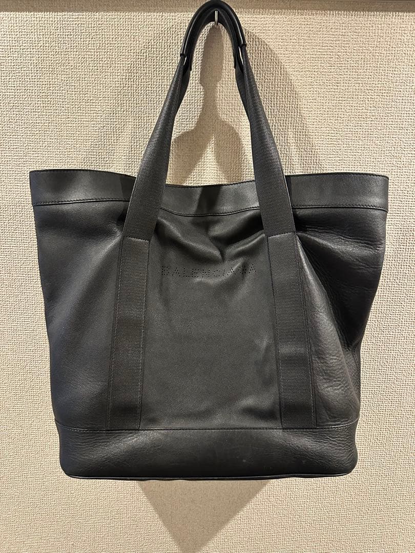 BALENCIAGA ブラックレザートートバッグ