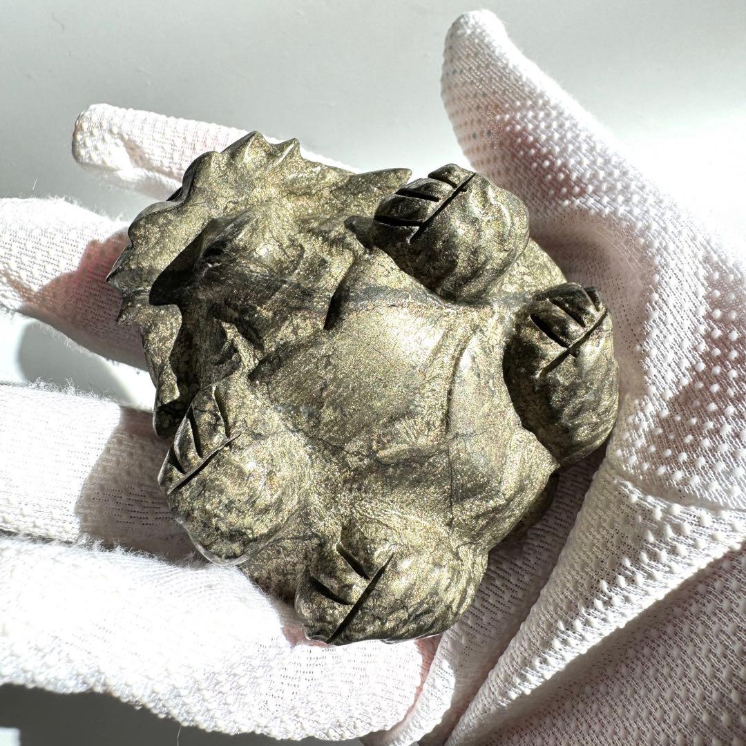 パイライト 黄鉄鉱 天然石 手彫り 龍亀