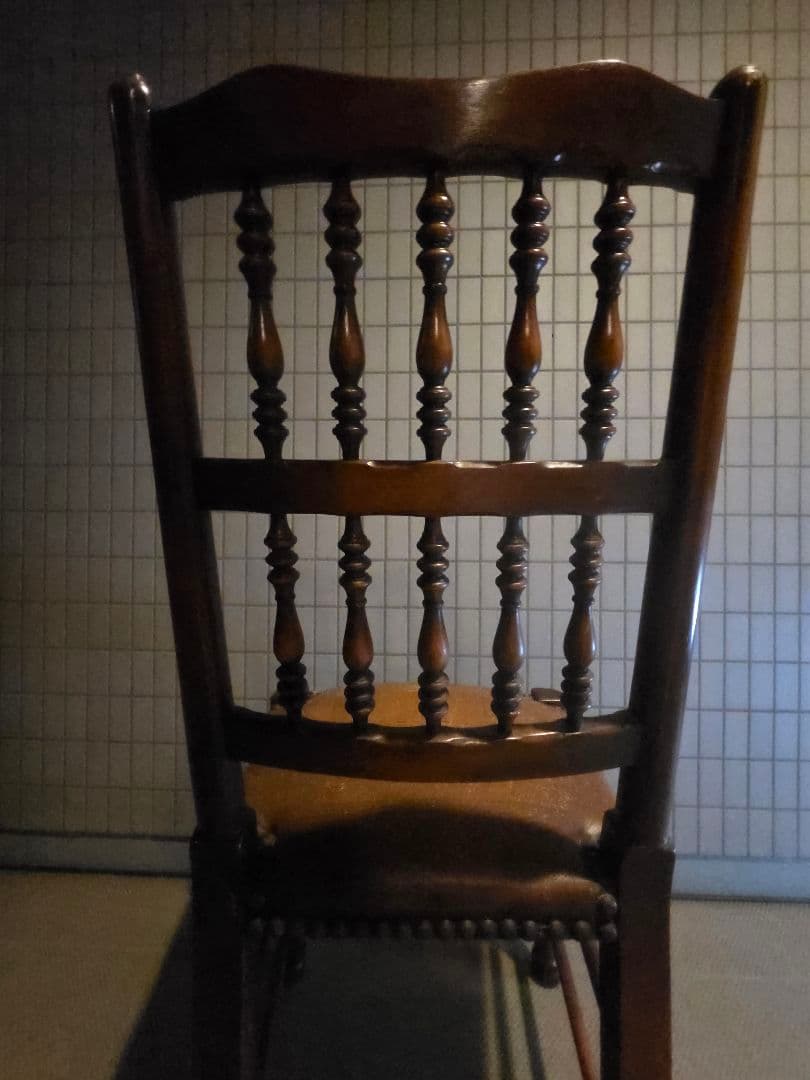 希少　セオドア アレクサンダー？ 木製スピンドルバック椅子 高さ約100cm