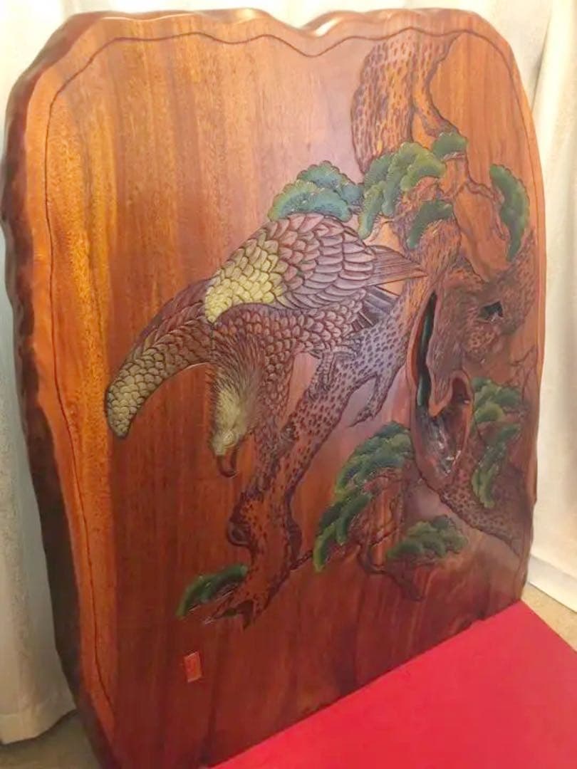 197.欅　総無垢　松と鷹　手彫り