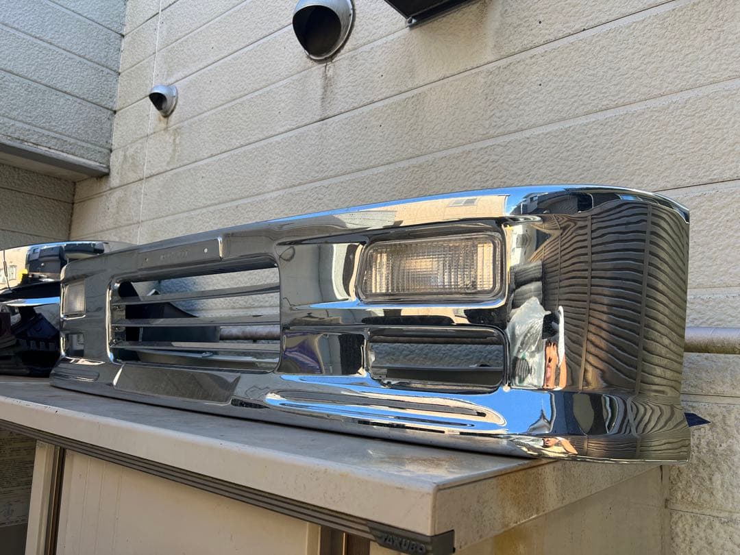 エルフ　トラック　クロームバンパー ライト付き