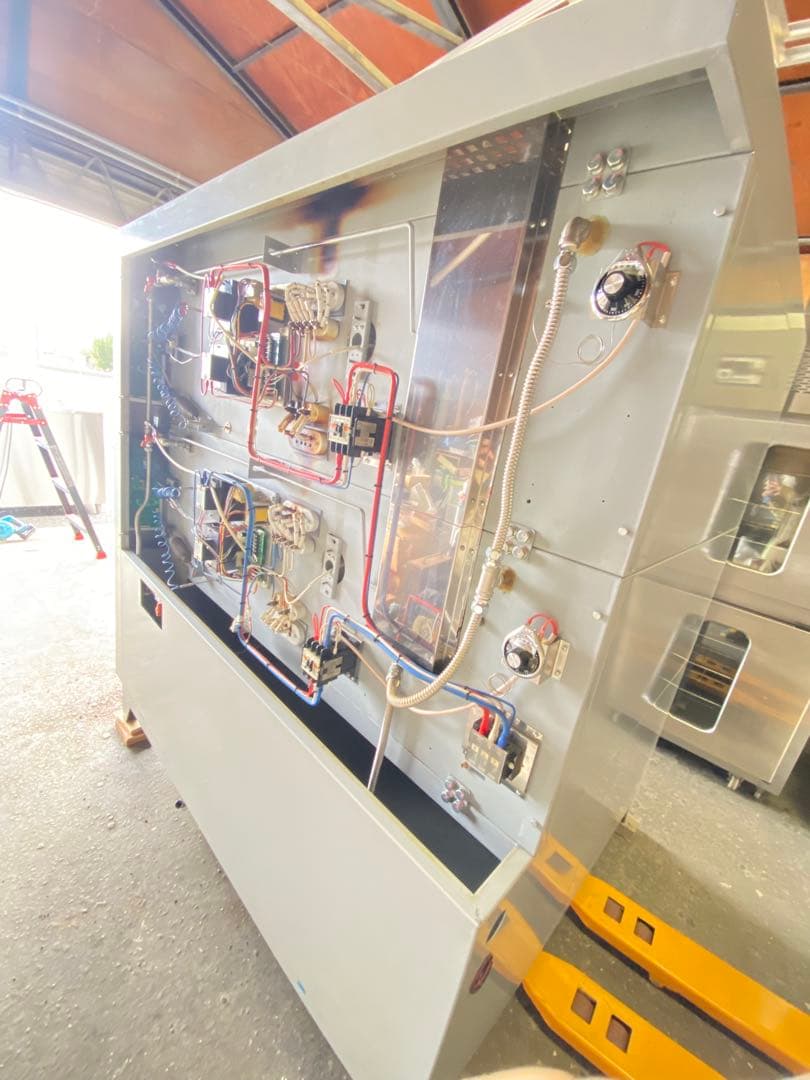 フジサワマルゼンデッキオーブン　三相200V PE8-22S 4枚縦差し