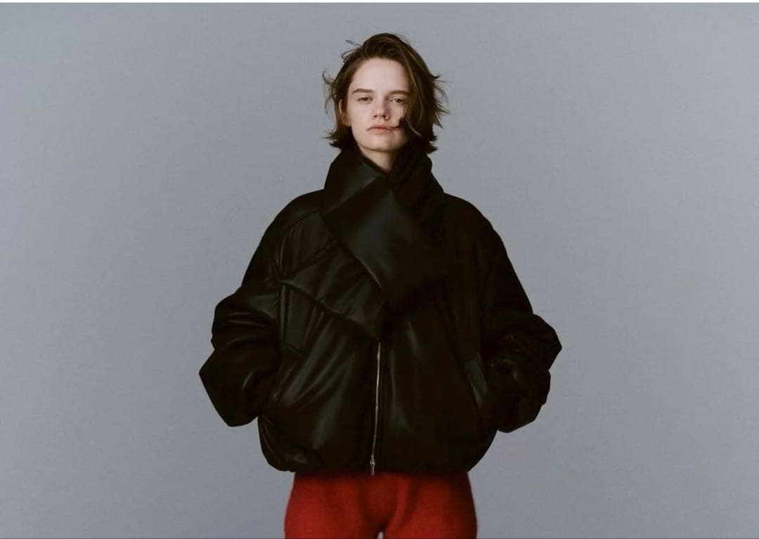 最終価格　メゾンスペシャル　レザージャケット、レザーマフラー付き　未使用に近い