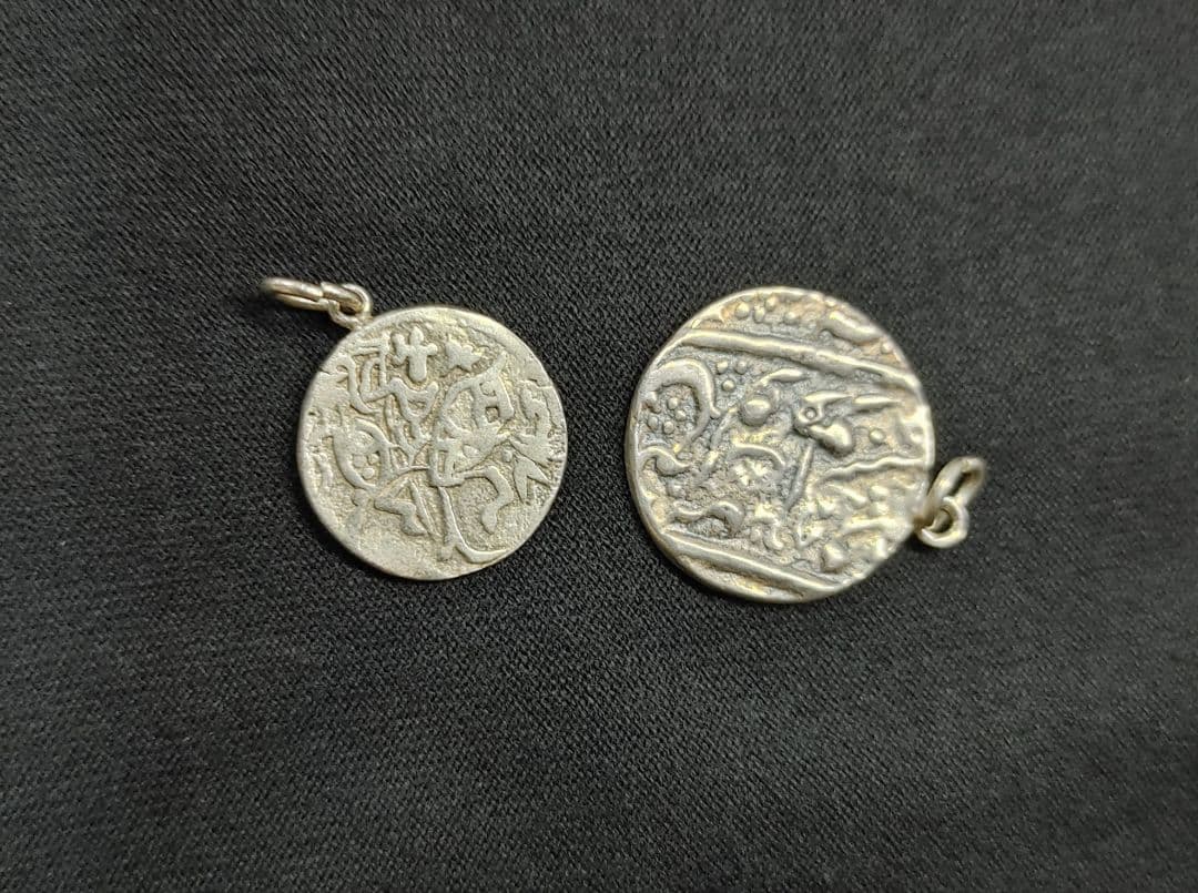 古代銀貨　ペンダントトップ２個せっと