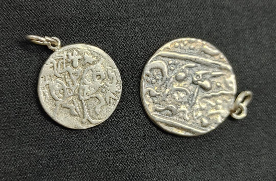 古代銀貨　ペンダントトップ２個せっと
