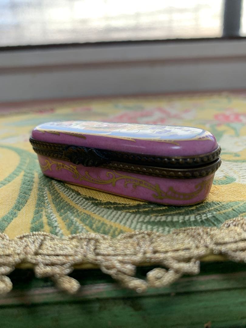 リモージュボックス　フランス製　細かく描かれた花柄が素敵な細長小物入れ！