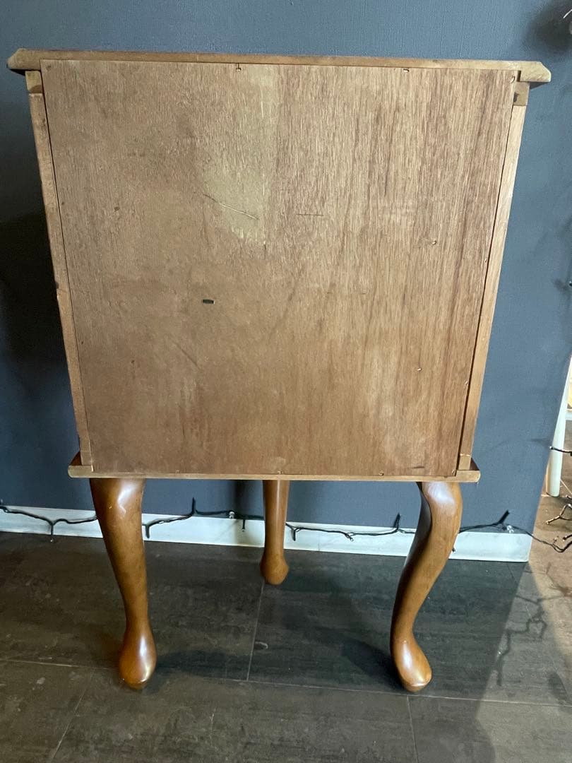 アンティーク調　木製半円形キャビネット ４段引き出し　３本猫足