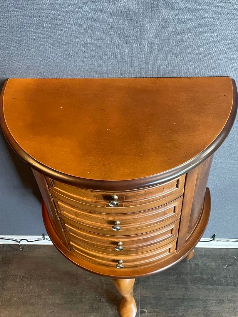 アンティーク調　木製半円形キャビネット ４段引き出し　３本猫足