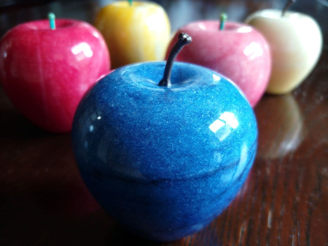 大理石　りんご５色　置物