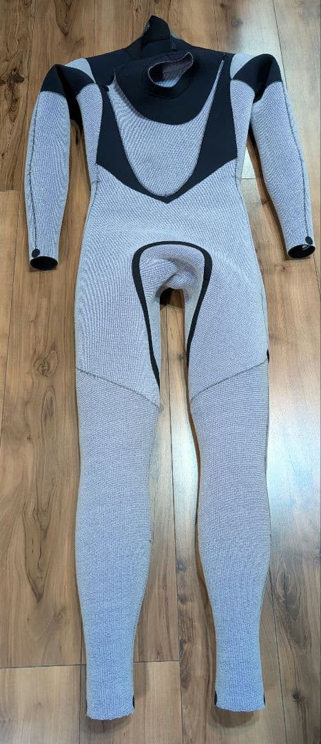 BILLABONG　セミドライ　バックジップ　5㎜3㎜　新品未使用