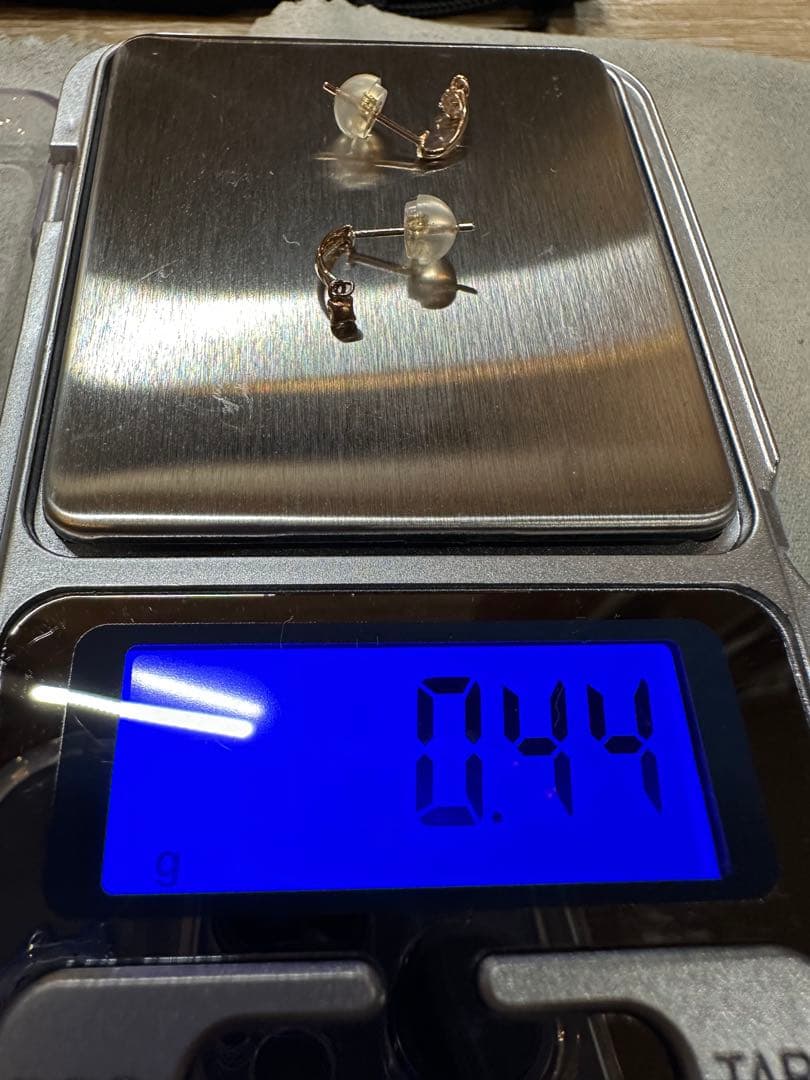 k18 ダイヤモンド計0.15カラットピアス