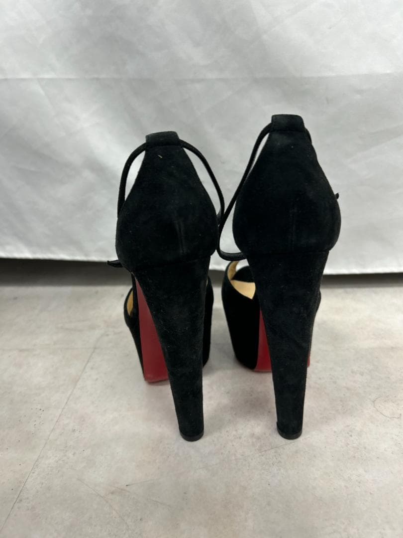 Christian Louboutin ブラック スエード オープントゥヒール