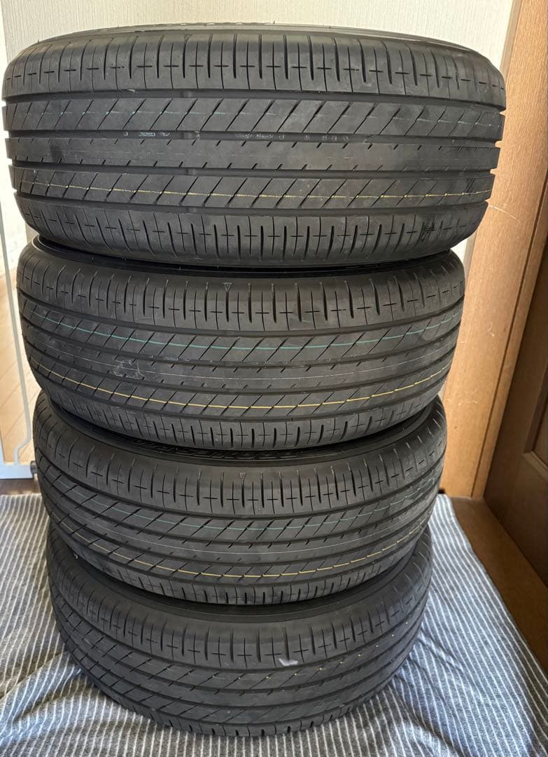 205/55r17 トーヨータイヤ　ほぼ新車外し　PROXES R60 　4本
