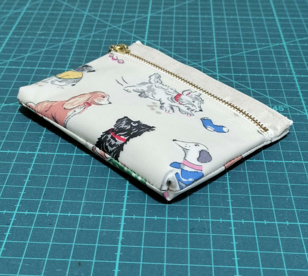 381☀️リール付き カード入れ、キーホルダー、財布、スマートキー入れ✦匿名配送