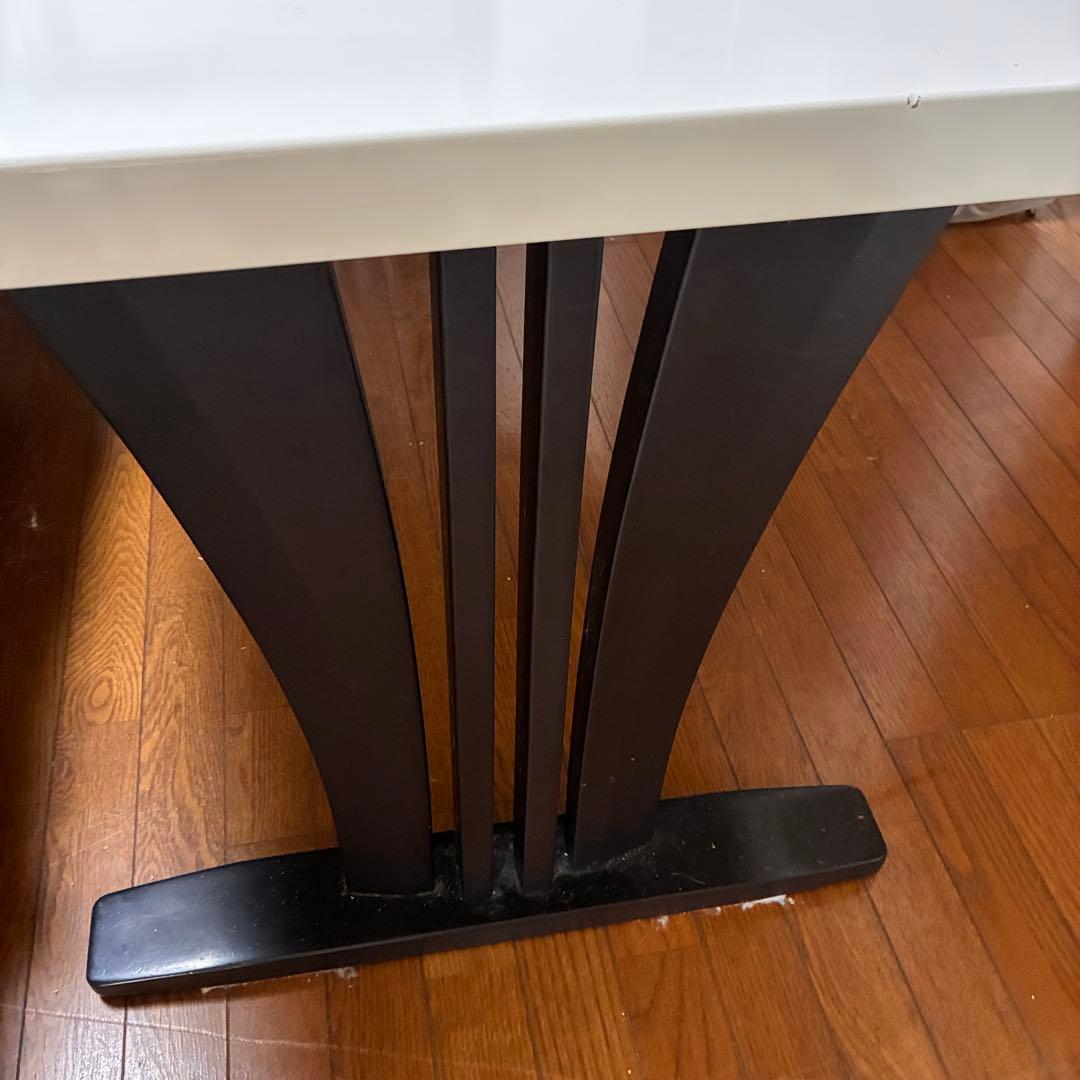 【送料無料】ニトリのダイニングテーブル、高さ70cm、幅90cm、長さ150cm