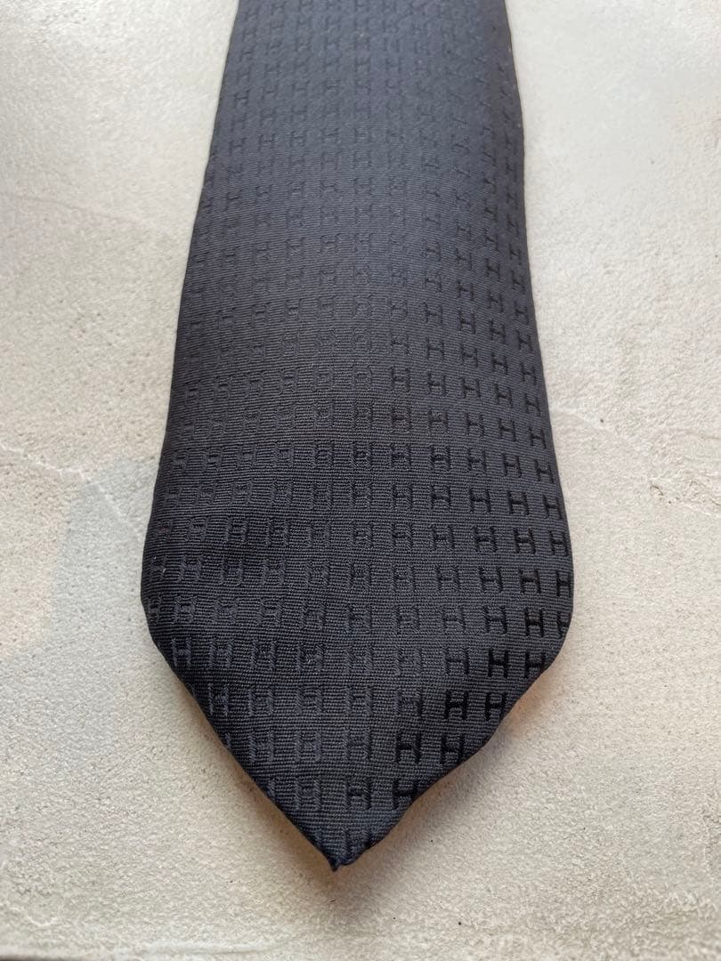 【極美品】HERMES ブラック シルク100% ネクタイ　冠婚葬祭用