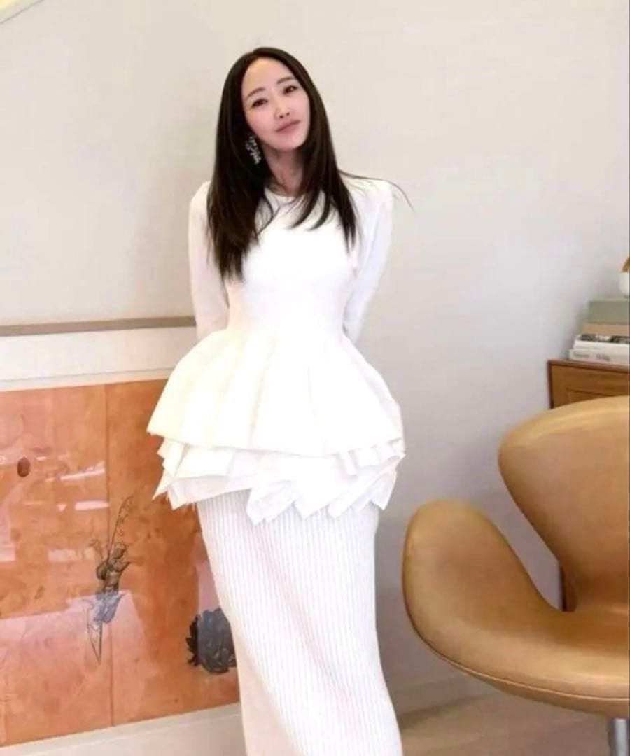 CADUNE 神崎恵コラボペプラムニットS ホワイト