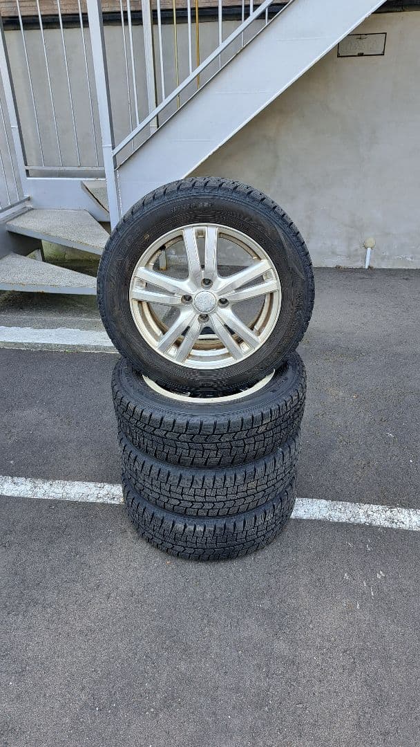 スタッドレスタイヤ 15インチ ホイール付き②