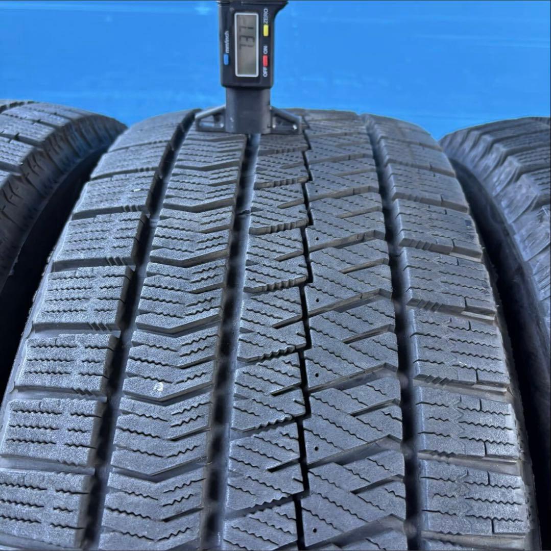 215/55R17 ブリヂストン　VRX2 スタットレスタイヤ2023年製造