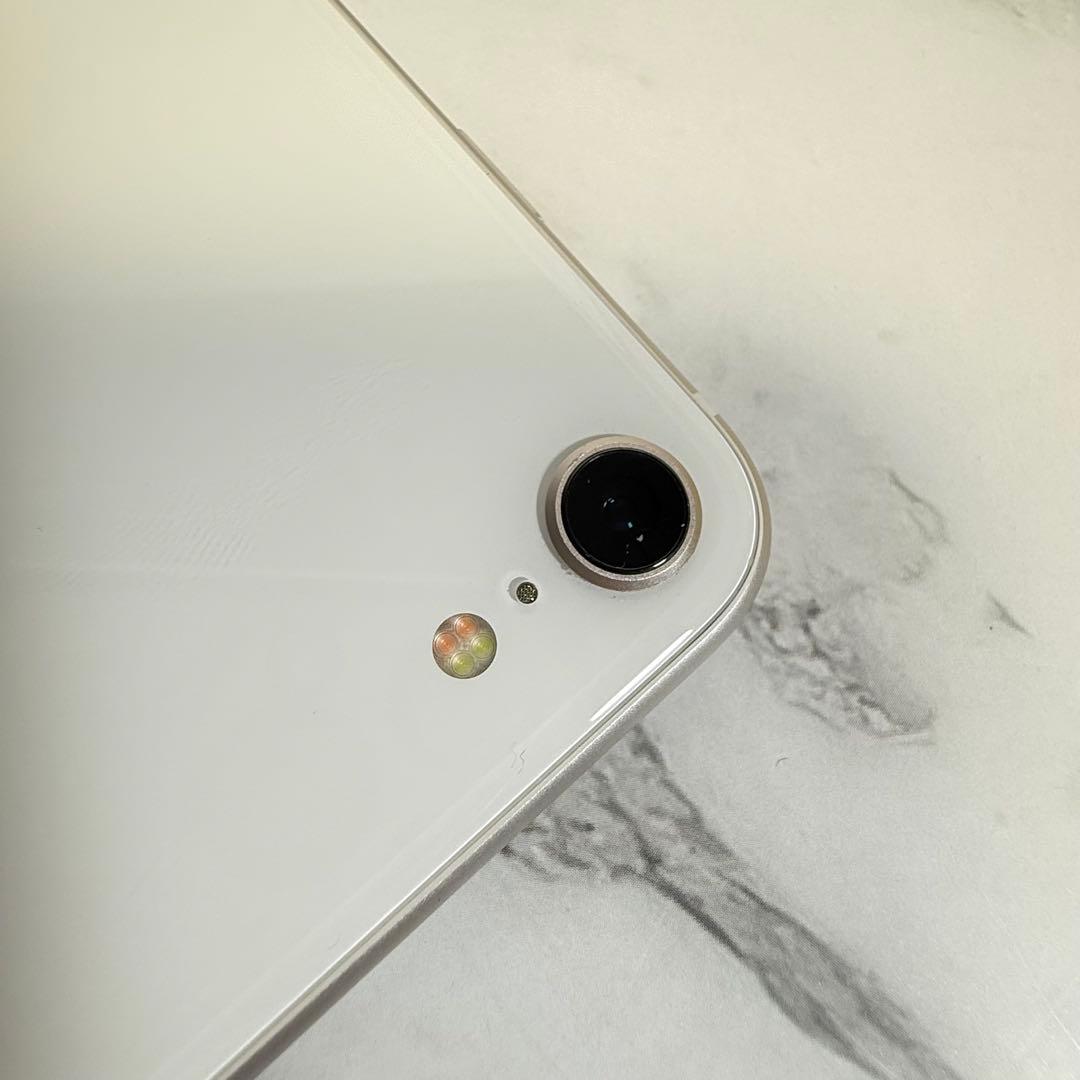 ★美品　iPhone SE 3 128GB SIMフリー バッテリー100%