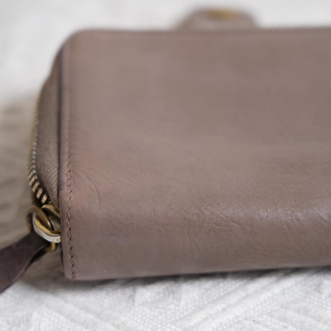 イルビゾンテIL BISONTE ラウンドファスナー　2つ折り財布　ウォレット