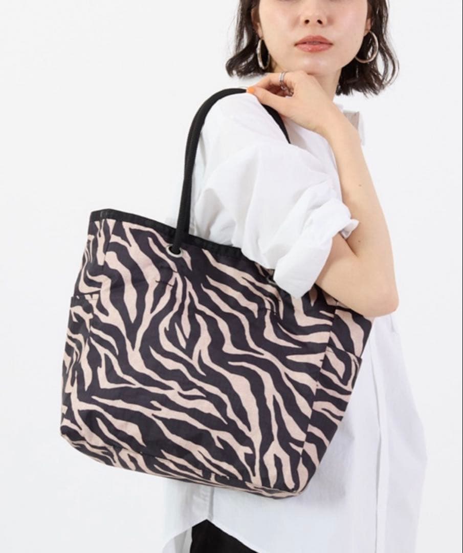 LeSportsac トートバッグ ラフィアゼブラ/ブラック