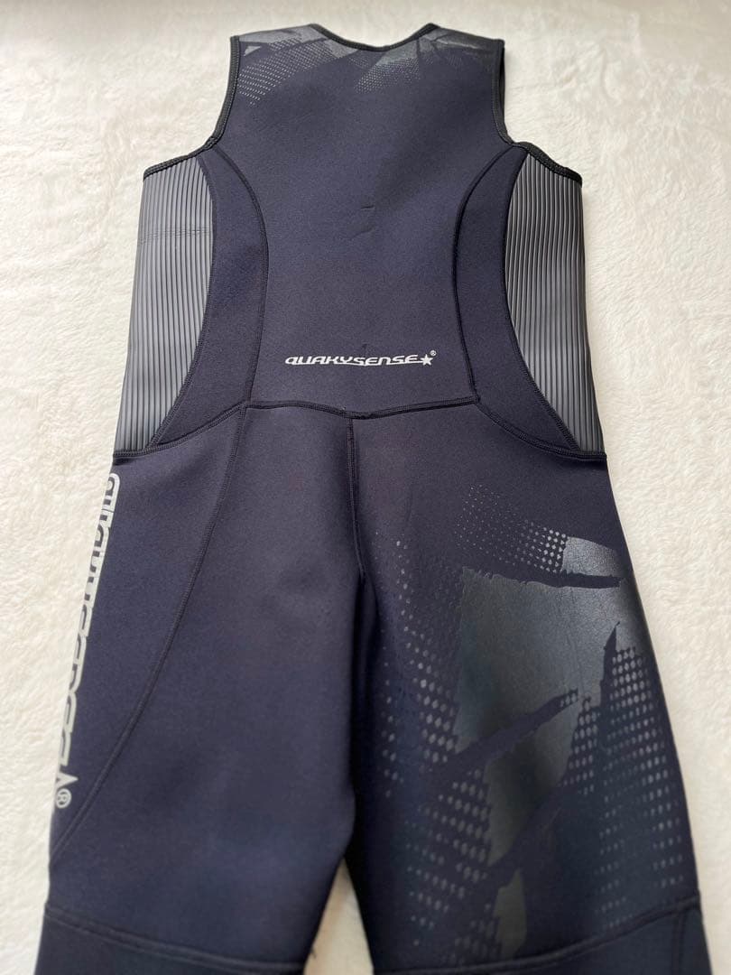 【美品】QUAKYSENSE ウェットスーツ メンズS ブラック セットアップ