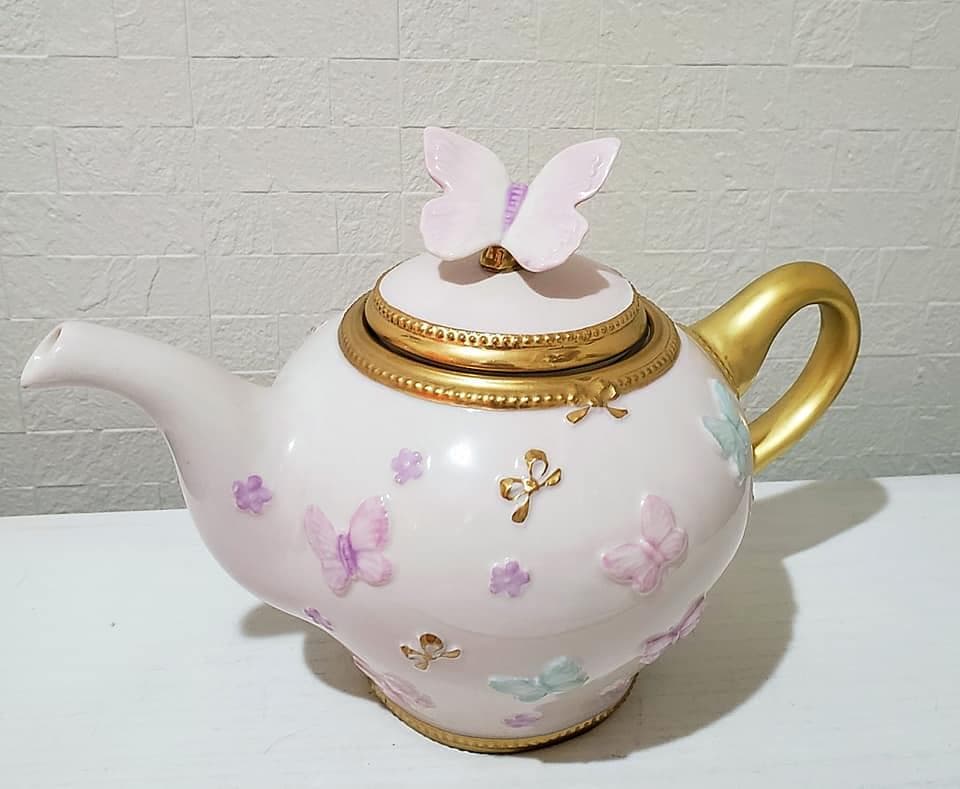 VILLARI  ヴィラリ　ブルーミングバタフライ ポット　ピンク