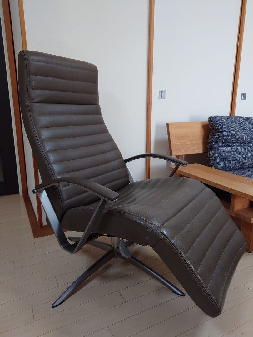 【ほぼ未使用】KEBE 総革張りパーソナルリクライニングチェア KE-23