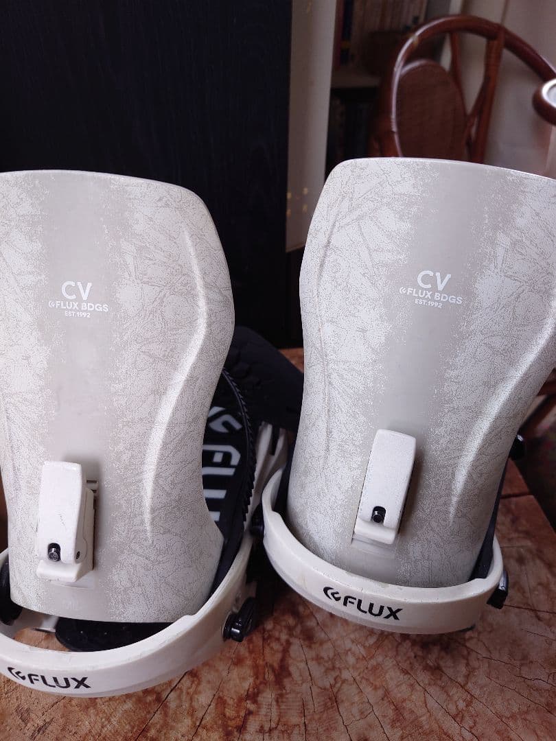 FLUX CV サイズM スノーボードビンディング ホワイト/ブラック