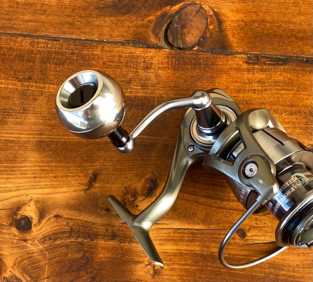 新品未使用　スピニングリール　5000番　ショアジギング　ねじ込み式ハンドル