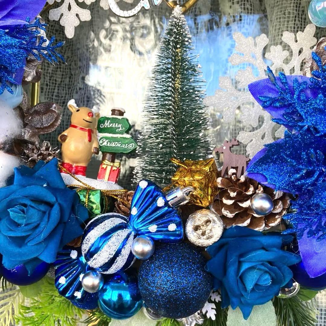キリンです。ロイヤルブルーポインセチアとローズのクリスマスリース他2点