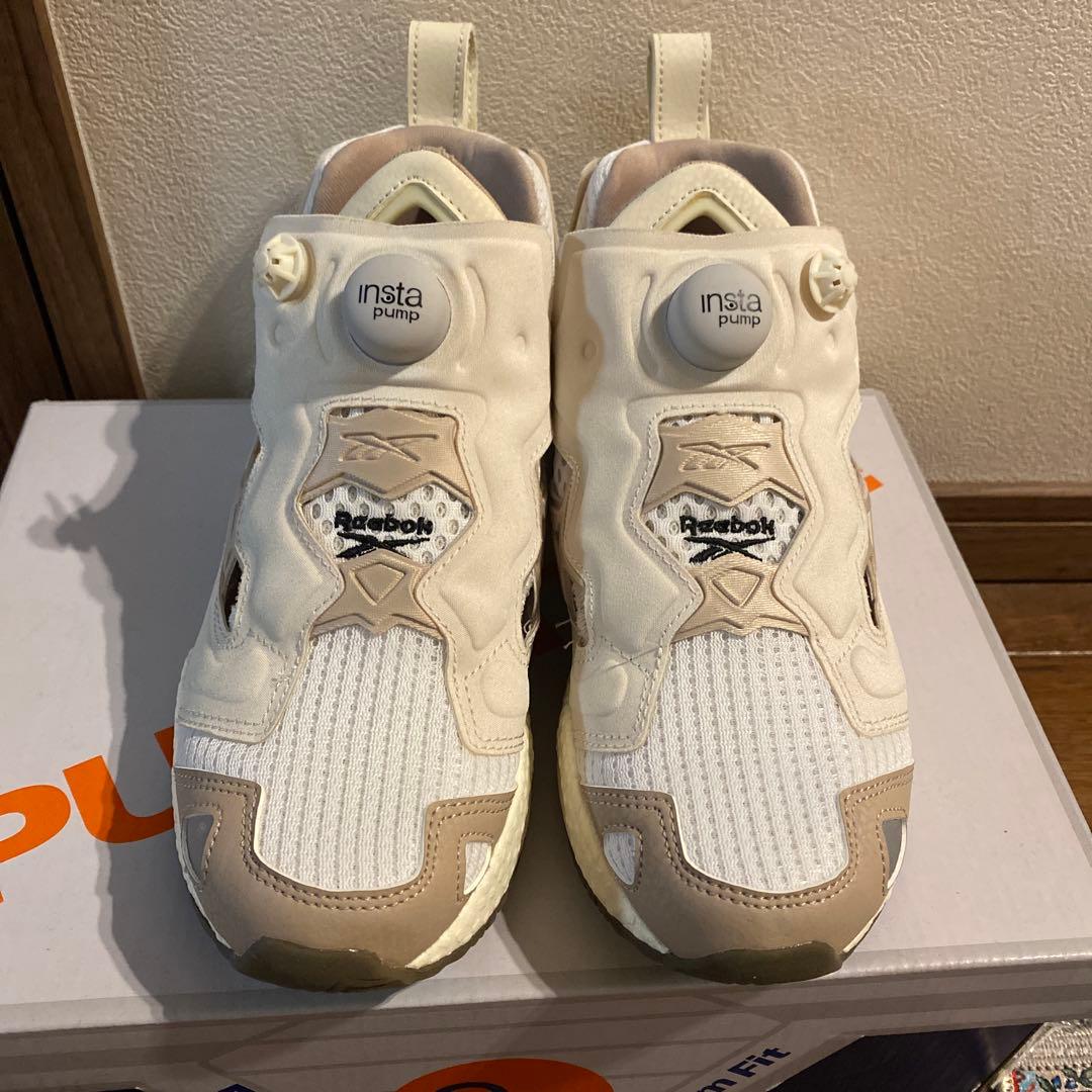 Reebok instapump ホワイト スニーカー