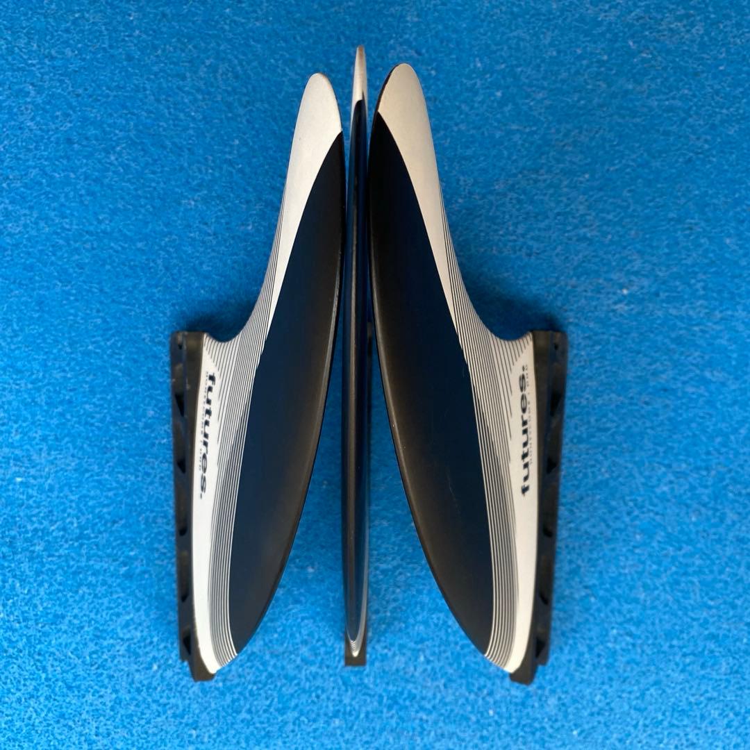 futuresフィン　DHD HONEYCOMB MIDIUM