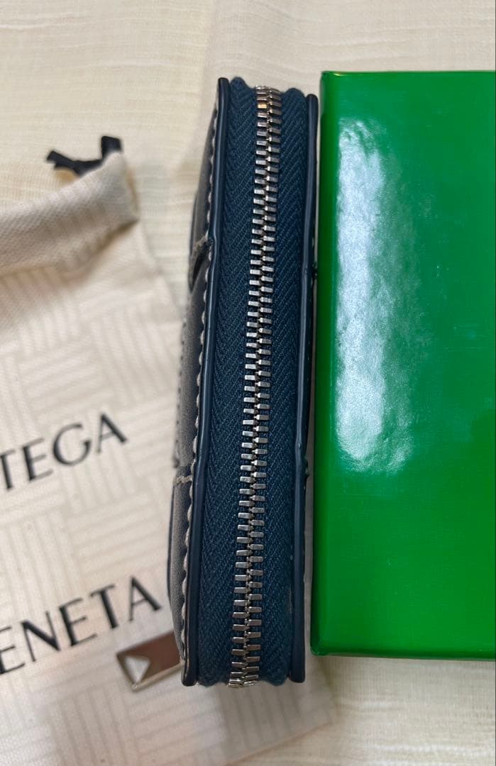 日本限定　ボッテガヴェネタ　カセット ファスナー付きパース