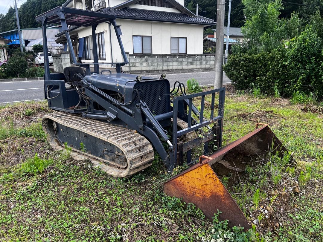 クローラー式フォークリフトバケット付き