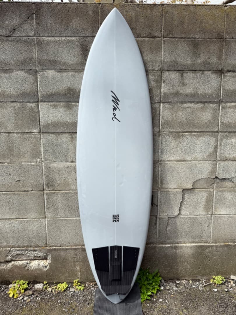 MIND SURFBOARD / BLACK TWIN PIN モデル