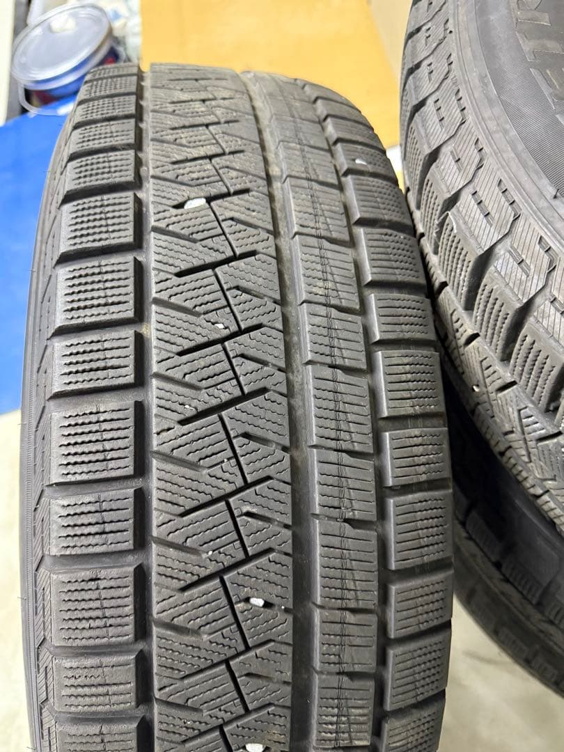 60ハリアー 純正 17インチ 225/65 R17 スタッドレスタイヤ