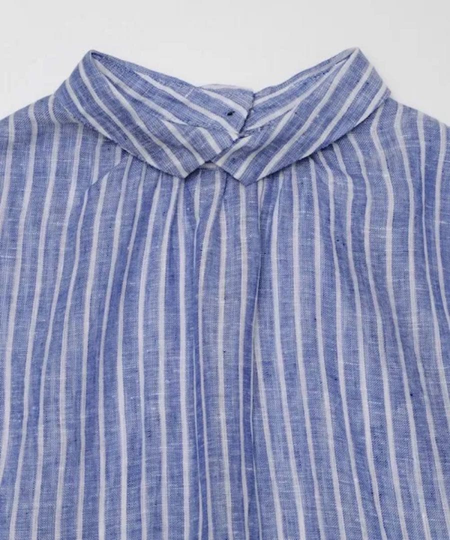 美品 Veritecoeur / BACK BUTTON BLOUSE