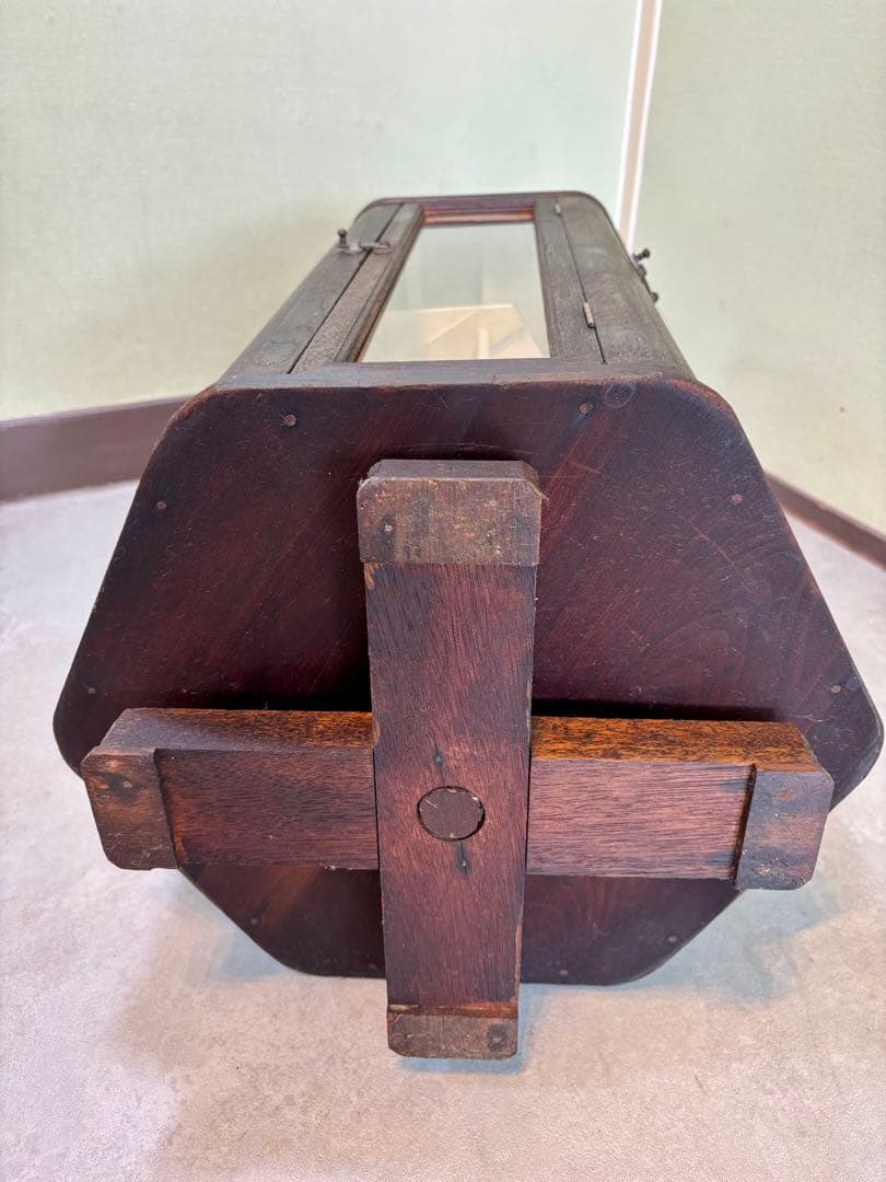 回転式 ヘキサゴン(六角形） ガラスケース 木製 アンティーク 6扉 3棚