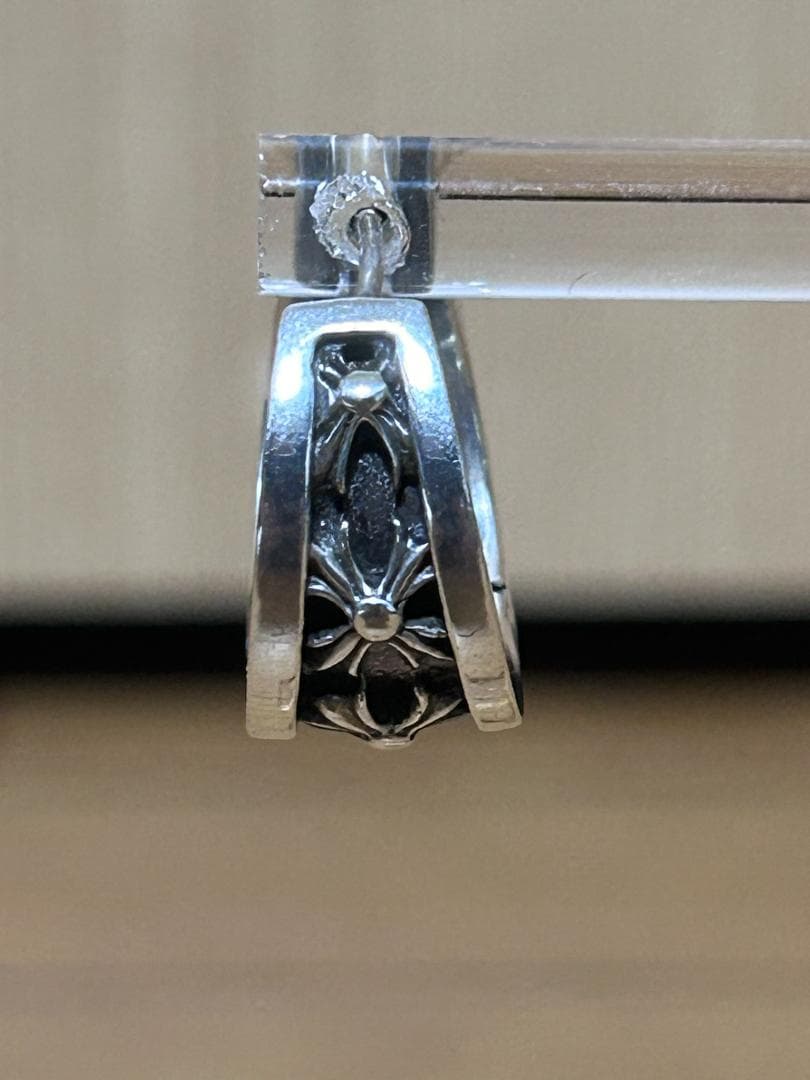 クロムハーツ NARROW V-CHX BAND ナロー V バンド ピアス右