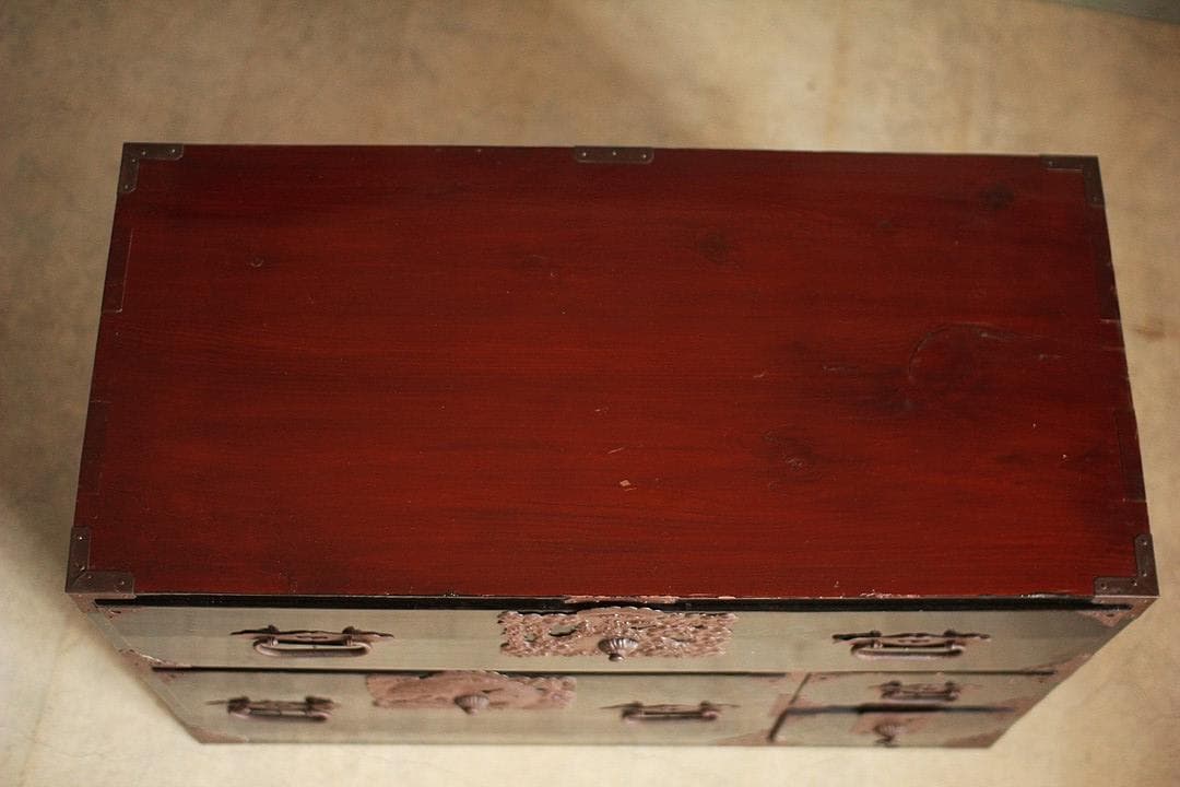 綺麗な打ち出し金具庄内箪笥　4杯　タンス　収納　古家具　古民家　時代家具