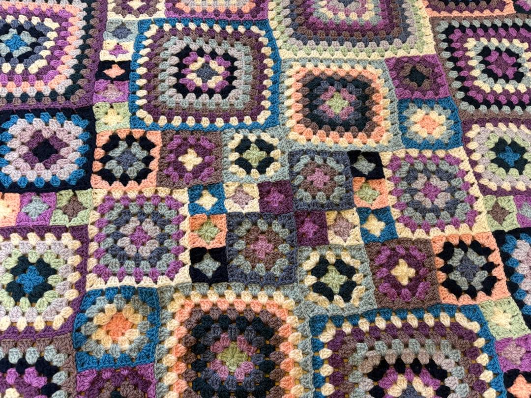大判✳︎ハンドメイド✳︎グラニースクエア✳︎ブランケット✳︎マルチカバー